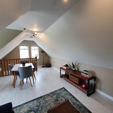Beautiful 2 Bedroom Guest House With Private Pool In Lacock, Wiltshire 외부 사진