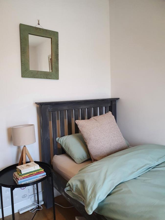 Beautiful 2 Bedroom Guest House With Private Pool In Lacock, Wiltshire 외부 사진