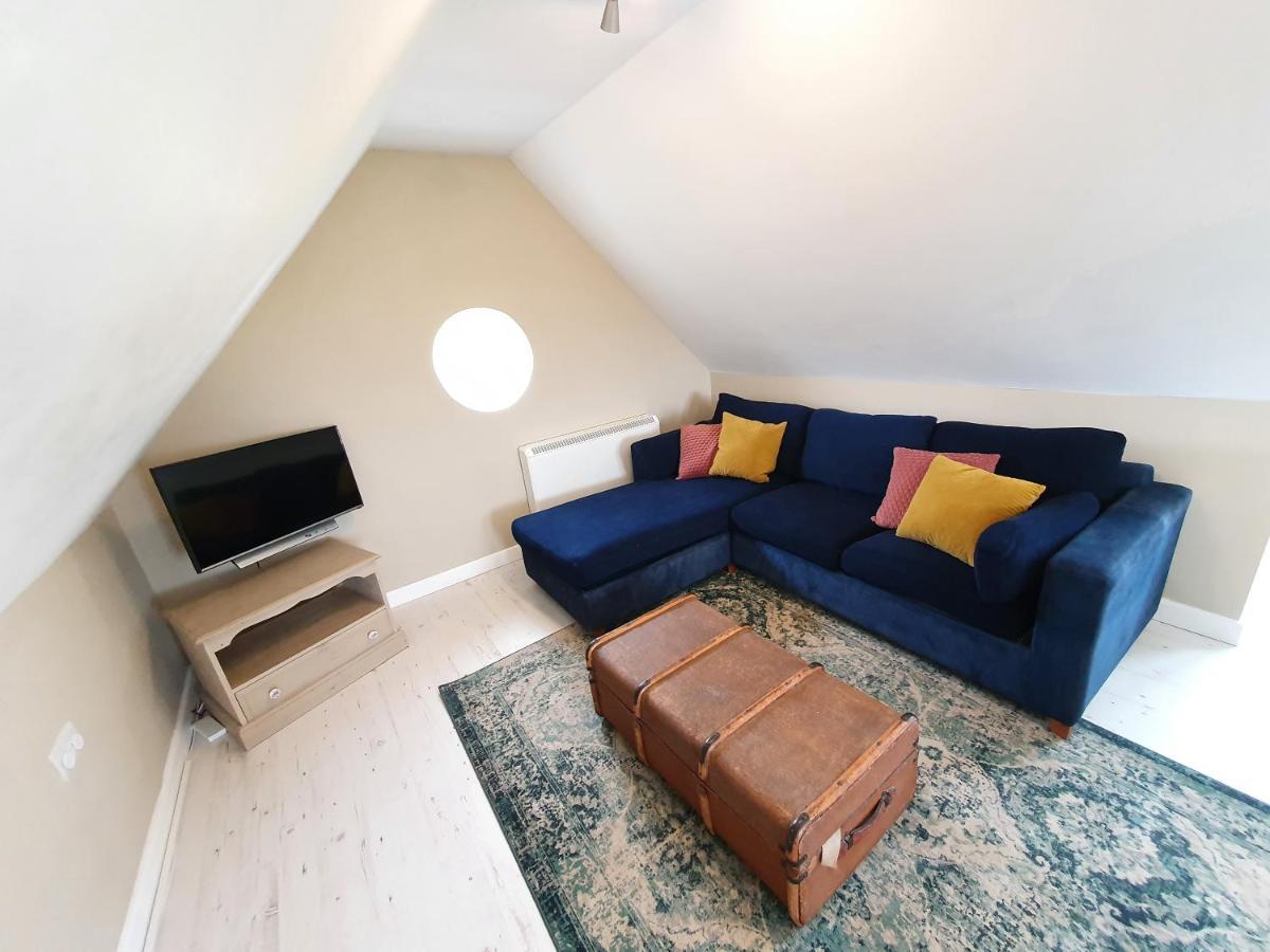 Beautiful 2 Bedroom Guest House With Private Pool In Lacock, Wiltshire 외부 사진